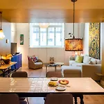 Daire Stylish Near Timeout Market