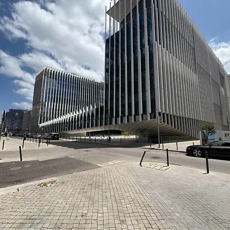 Stylish Near Timeout Market Appartamento Lisbona