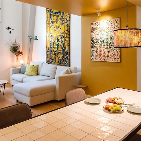 아파트 Stylish Near Timeout Market