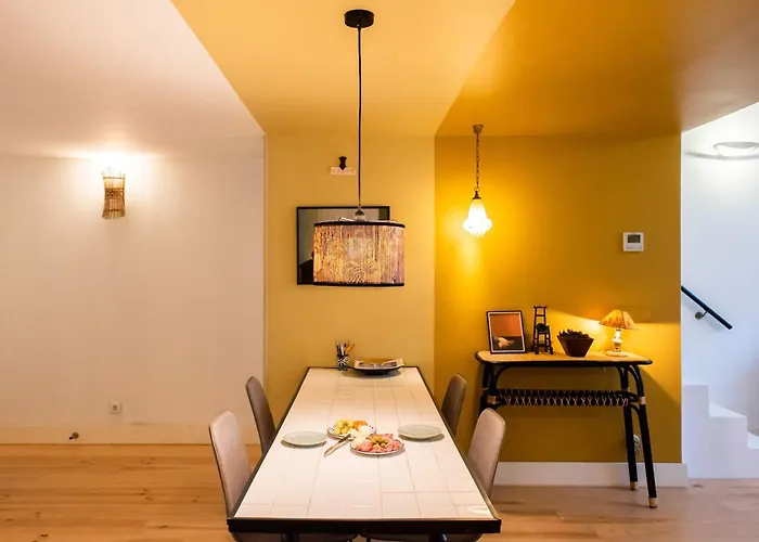 Stylish Near Timeout Market *