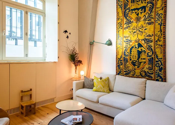 Stylish Near Timeout Market Lissabon