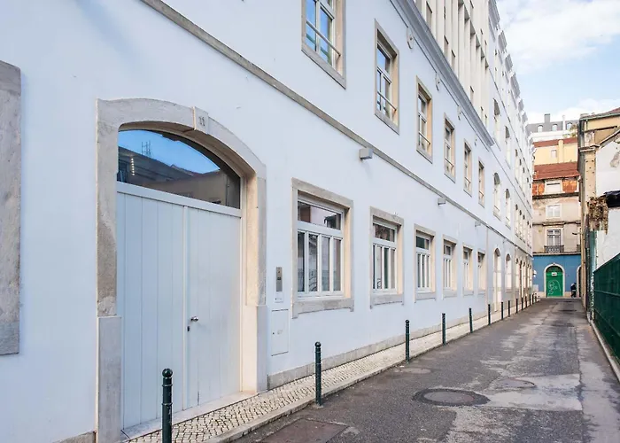 Stylish Near Timeout Market *